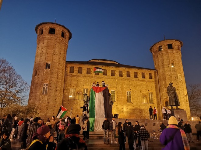 Presidio pro Palestina in centro a Torino (foto d'archivio)