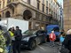 Sosta selvaggia blocca il traffico tra via Principe Amedeo e via Roma