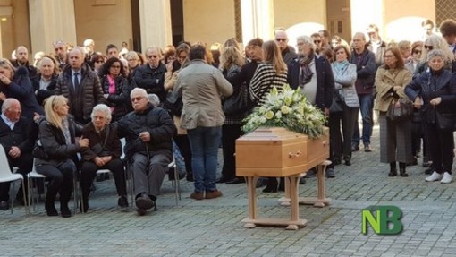 In duecento a Biella per l'ultimo saluto a Stefano Leo, ucciso sabato scorso ai Murazzi