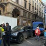 Sosta selvaggia blocca il traffico tra via Principe Amedeo e via Roma