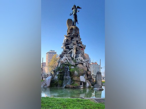 I tanti luoghi magici di Torino: la fontana del Traforo del Frejus