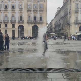 Addio alla tradizione del bagno di fine scuola in Piazza Castello?