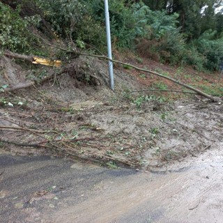 Crollo strada Sant'Anna, a metà dicembre il transito riprenderà regolare (foto di repertorio)