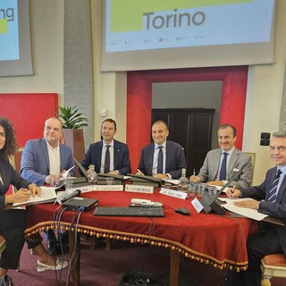 tavola con relatori in sala Colonne