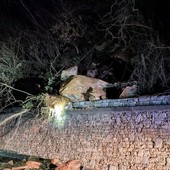 Chiude la strada tra Nomaglio e Borgofranco per una frana: riaprirà non prima di una settimana