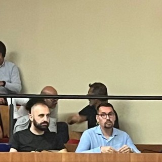 consigliere comunali seduti in sala