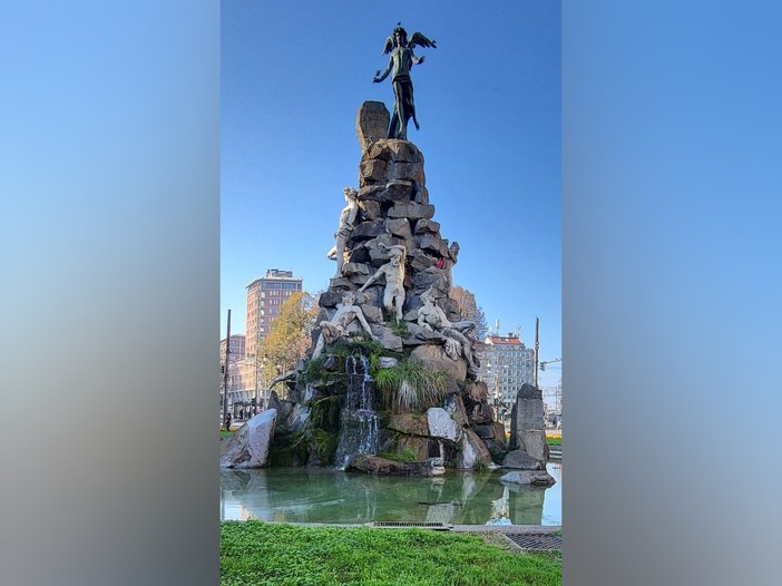 I tanti luoghi magici di Torino: la fontana del Traforo del Frejus