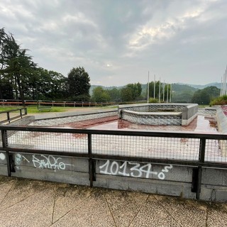 Ancora spenta la Fontana di Italia '61 vicino al Pala Vela