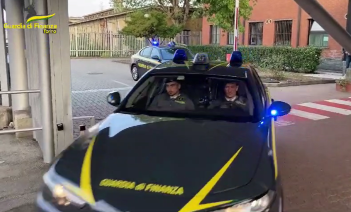 uomini della guardia di finanza