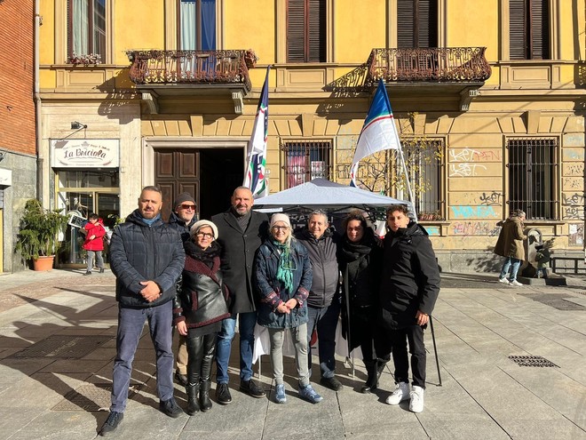 Aggressione al gazebo di Fratelli d'Italia in Piazza Santa Giulia