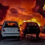 Maxi incendio di auto in Regio Parco: a fuoco sette mezzi. Atc: &quot;Situazione preoccupante&quot;  [FOTO E VIDEO]