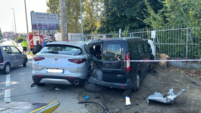 Bruttissimo incidente in strada Genova a Moncalieri