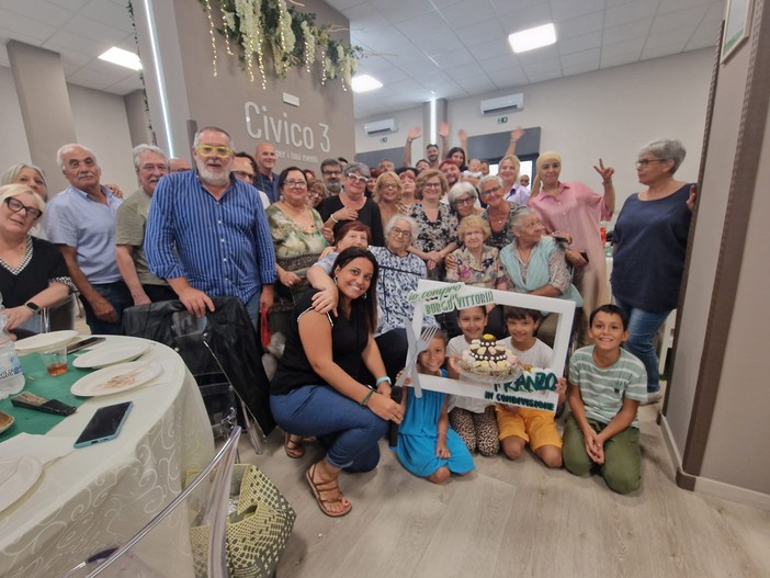 A Borgo Vittoria il pranzo in condivisione: un successo tra comunità e social