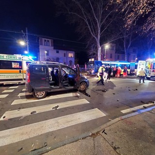 Incidente di notte tra tre vetture