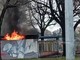 Prende fuoco la piscina Sempione: attimi di panico in Barriera di Milano