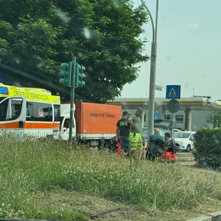 Incidente nei pressi del Museo dell'Automobile, sul posto ambulanza e soccorsi