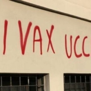 No vax in azione anche a Moncalieri: imbrattato l'esterno del Santa Croce (foto d'archivio)