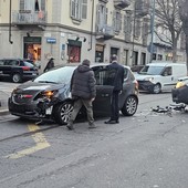 Brutto incidente in corso Belgio: coinvolte due vetture, traffico paralizzato in direzione Sassi