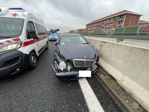 Incidente sulla sopraelevata di Moncalieri: due coinvolti trasportati al Santa Croce