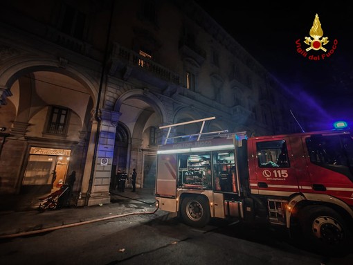 Incendio in corso Vittorio Emanuele, perde la vita una 25enne