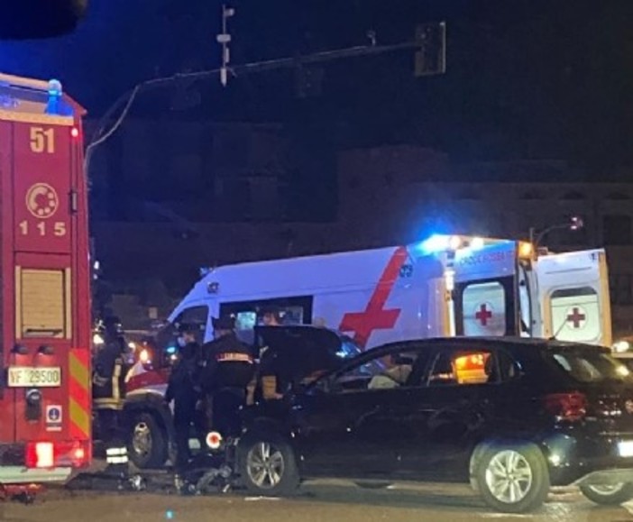 brutto incidente ieri sera a nichelino due feriti e circolazione in tilt torino oggi