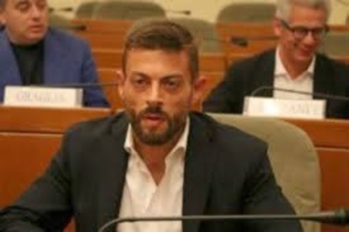 Ravello (Fdi): &quot;Presentato progetto di legge al fianco dei lavoratori impegnati nei servizi essenziali per la collettività&quot;