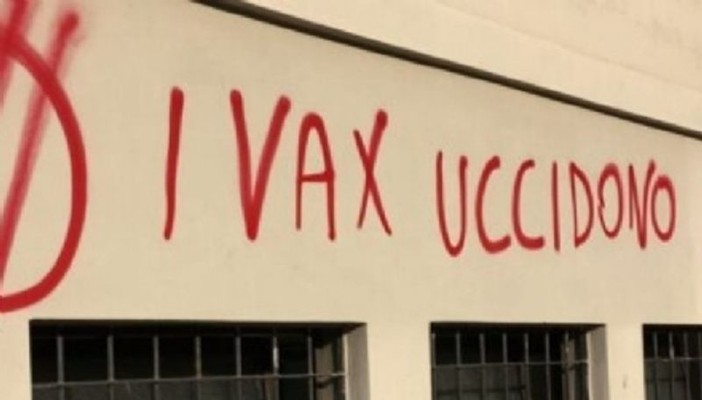 No vax in azione anche a Moncalieri: imbrattato l'esterno del Santa Croce (foto d'archivio)