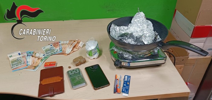 25enne arrestato perché trovato in possesso di 150 dosi tra ketamina, hashish e marijuana