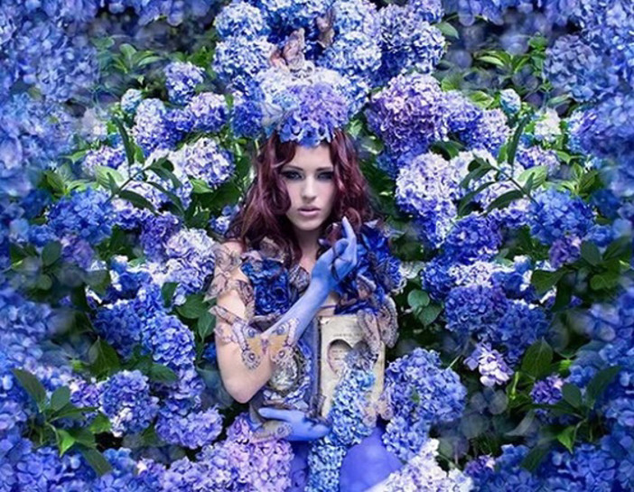 [Photo credits - Kirsty Mitchell - The secret Garden, 2010]