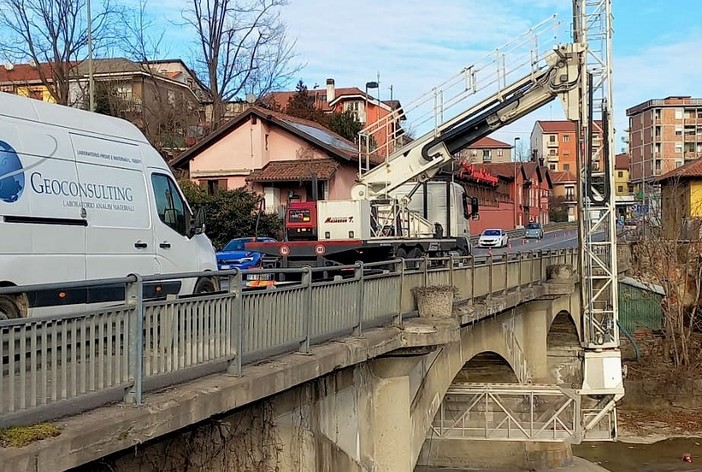 Verifiche al ponte sul Sangone di Beinasco per valutarne la stabilità