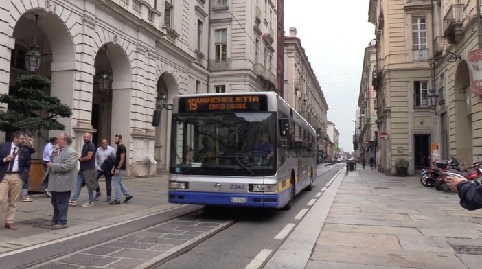 bus in centro a Torino