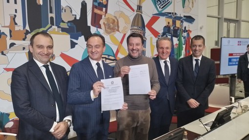 Tav, Salvini &quot;porta&quot; a Torino 50 milioni di compensazioni per i Comuni della Valsusa