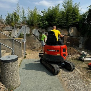 A Beinasco: interventi nelle scuole e nuova rete fognaria al cimitero di Borgaretto