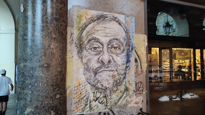 In pieno centro a Torino c'è l'angolo dei murales dedicati ai cantanti