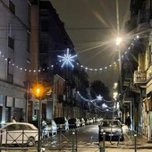 I residenti accendono con le luci di Natale la strada dove nacque Gipo Farassino
