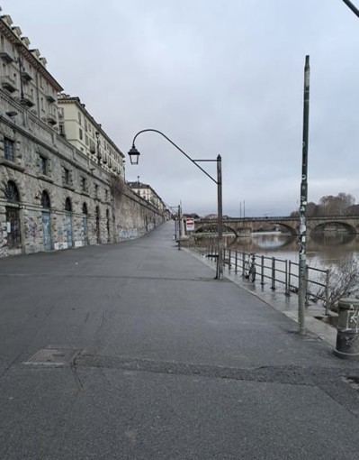 Murazzi ripuliti e risistemati dai tecnici Amiat nel corso della notte