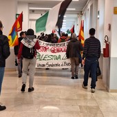 La Digos sigilla l'aula del Politecnico occupata dai Pro Palestina