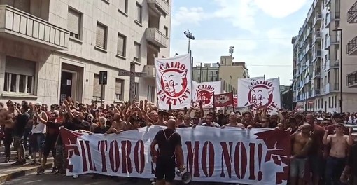 proteste di tifosi davanti al Filadelfia