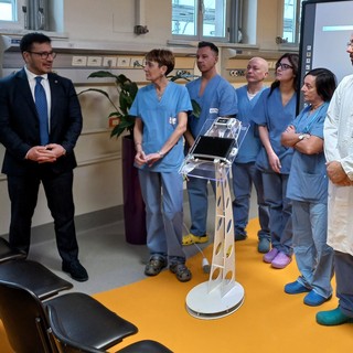 Donati all'ospedale di Rivoli due moderni dispositivi per aiutare i pazienti della rianimazione