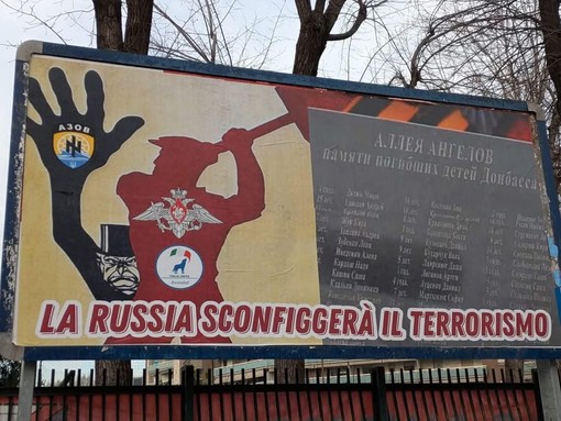 Guerra in Ucraina, comparsi a Torino alcuni manifesti pro Russia