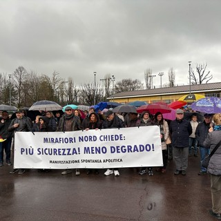 Mirafiori in corteo con megafoni e striscioni: “Più sicurezza e meno degrado”