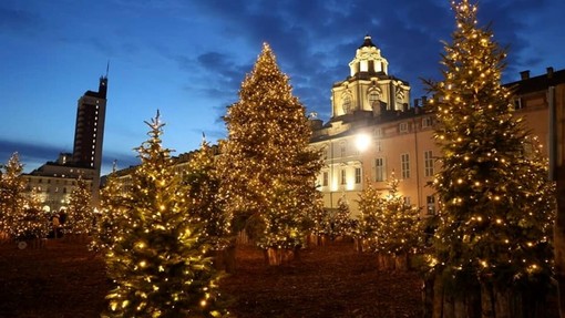 Pista di pattinaggio, mercatini e boschetto di abeti : ecco il Natale 2024 di Torino