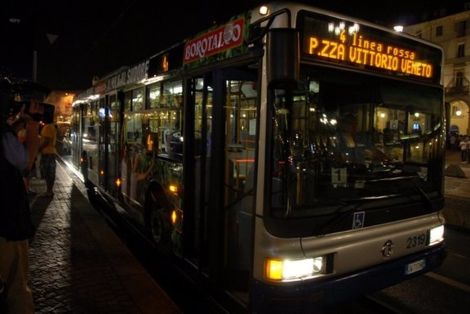 Night Buster, per l'estate 2024 più bus notturni per i giovani da 29 Comuni al centro di Torino