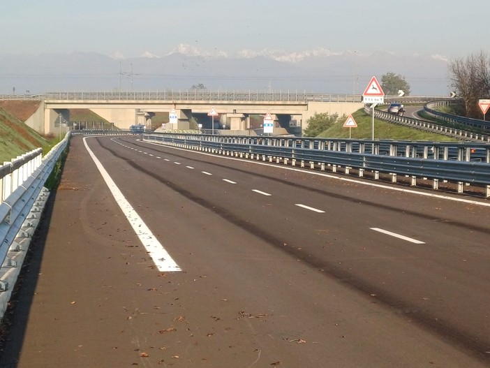 Volpiano, riapre il sottopasso della provinciale 500 sotto l'autostrada e la ferrovia ad alta velocità