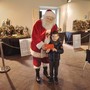 I bambini torinesi piangono la scomparsa di Giuseppe, il Babbo Natale delle feste di via