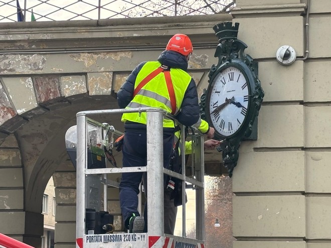 Torino fa ripartire le lancette dei suoi orologi storici