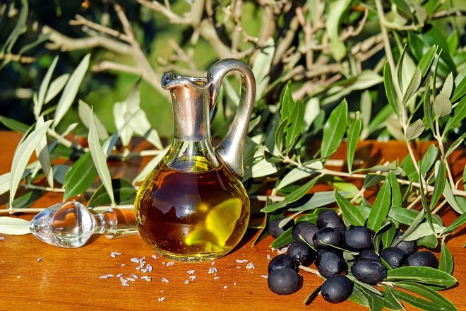 Il viaggio dell'olio extravergine di oliva: dall'oliva alla bottiglia