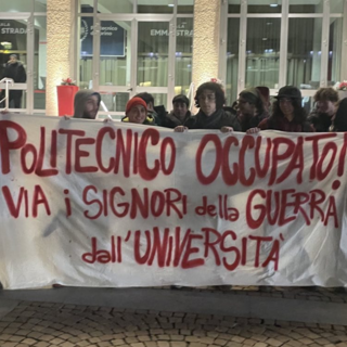 Tajani all'inaugurazione dell'anno accademico. Gli studenti del Polito occupano la facoltà: &quot;Complice del genocidio in Palestina&quot;