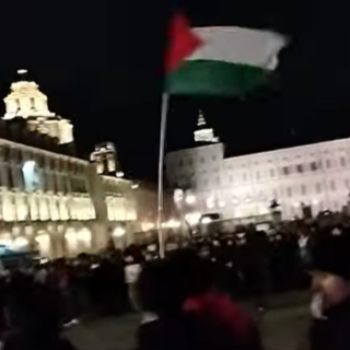 Manifestazione in piazza Castello a favore della Palestina