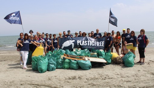 Nel weekend i volontari &quot;plastic free onlus&quot; liberano l'Italia da 19,5 tonnellate di plastica e rifiuti